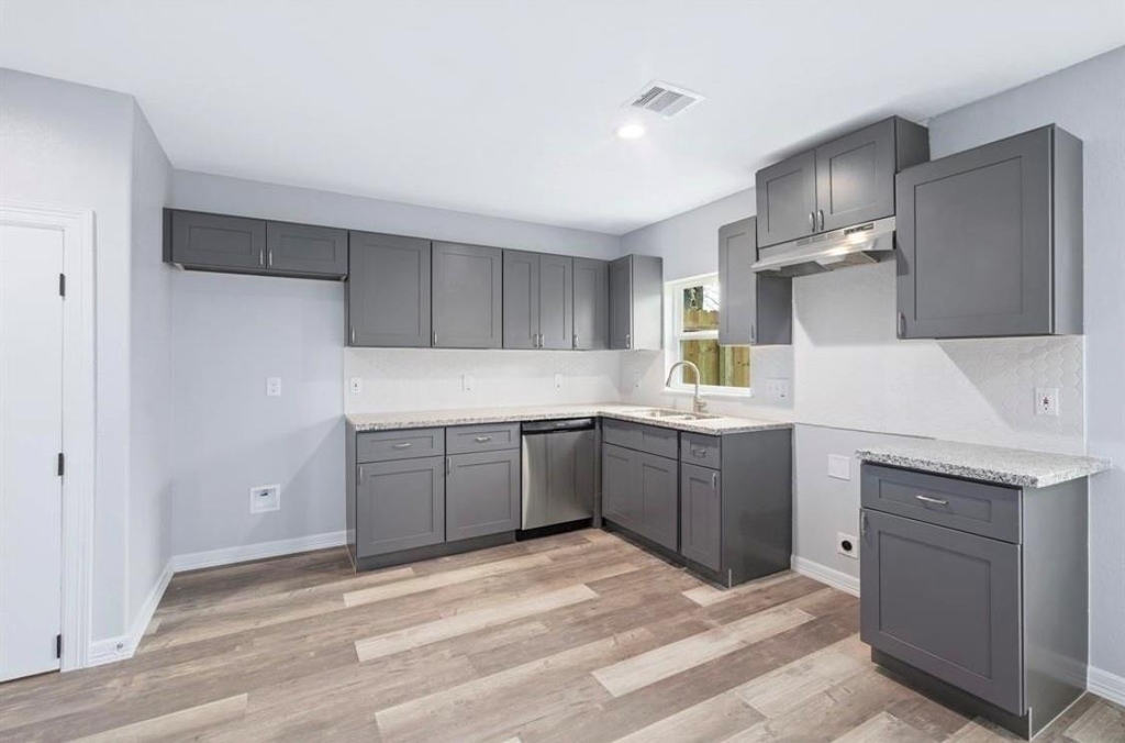 6614 Haight Street - Photo 2