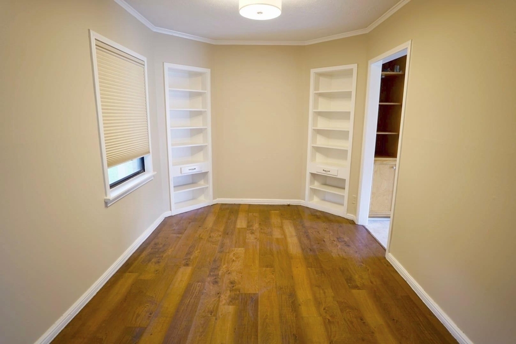 3309 Lawrence Street - Photo 2