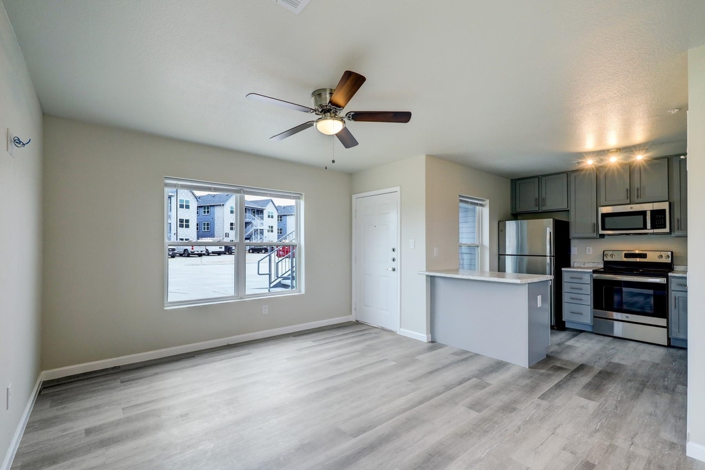 155 Plez Morgan Drive - Photo 3
