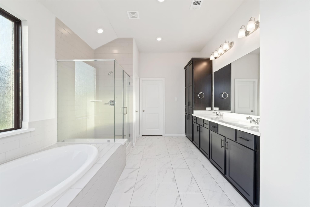 720 Lake Lacosta Drive - Photo 19