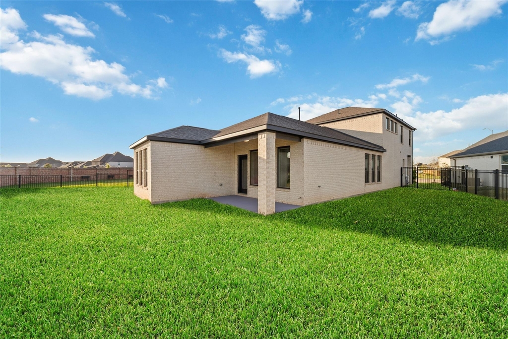 720 Lake Lacosta Drive - Photo 32