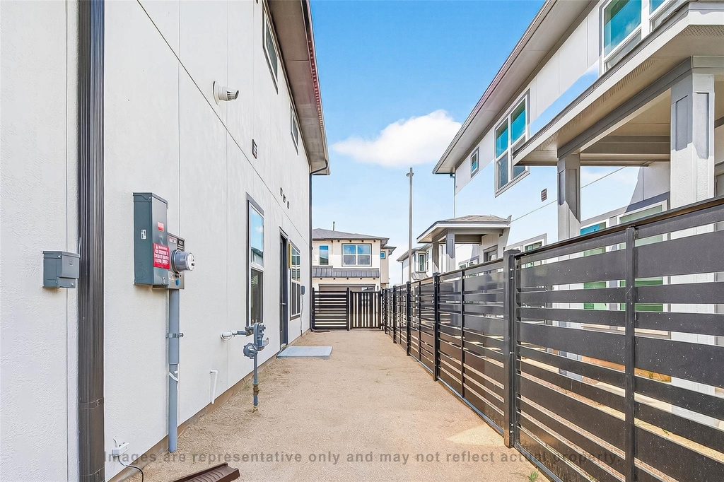 10719 Mason Rd - Photo 2