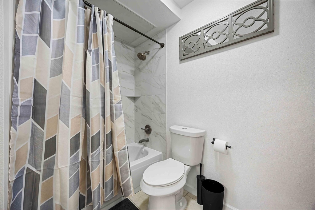 3231 Allen Parkway - Photo 10