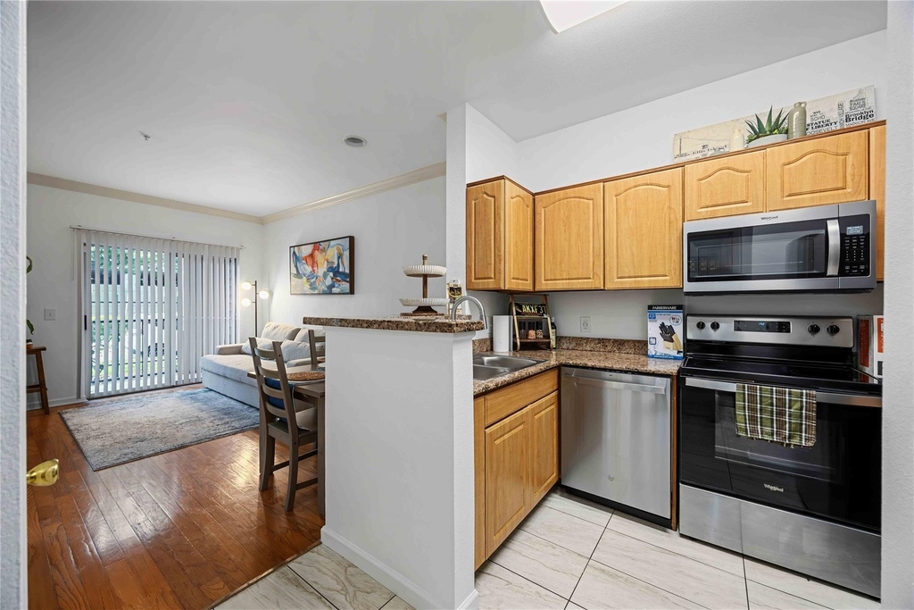 3231 Allen Parkway - Photo 2