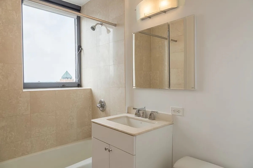 West 48th Street - Photo 9
