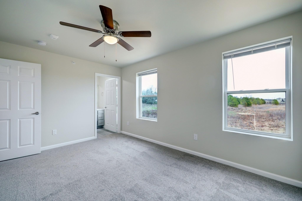 155 Plez Morgan Drive - Photo 13