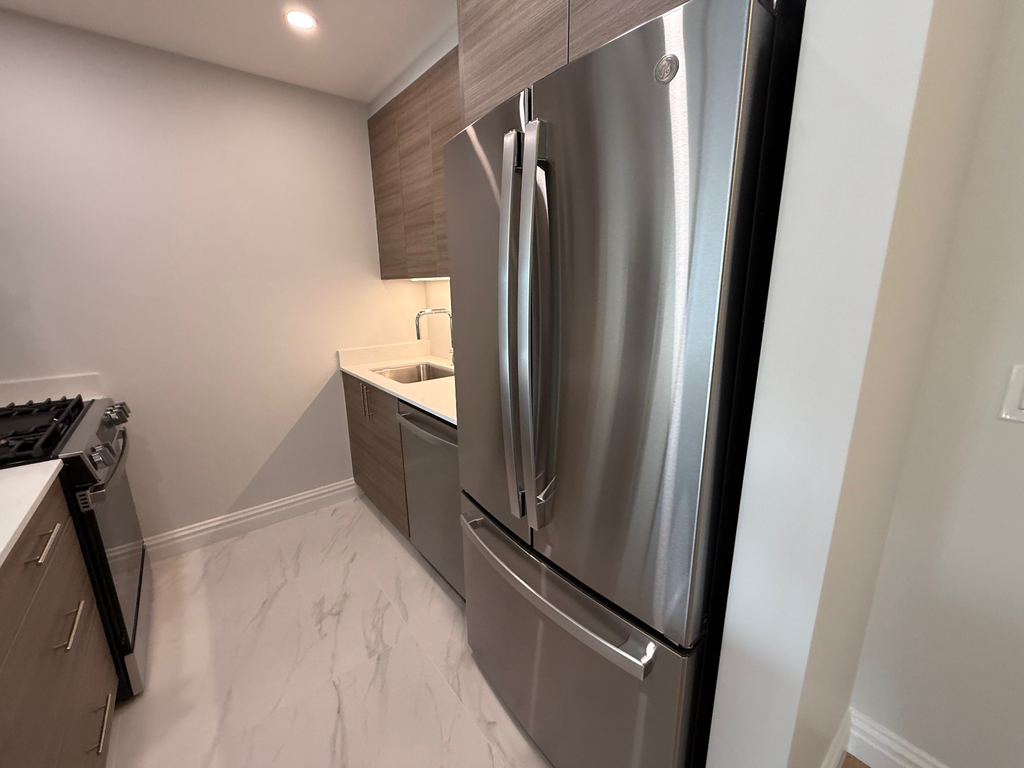 West 48th Street - Photo 4