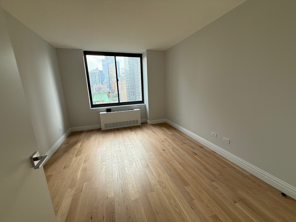 West 48th Street - Photo 3