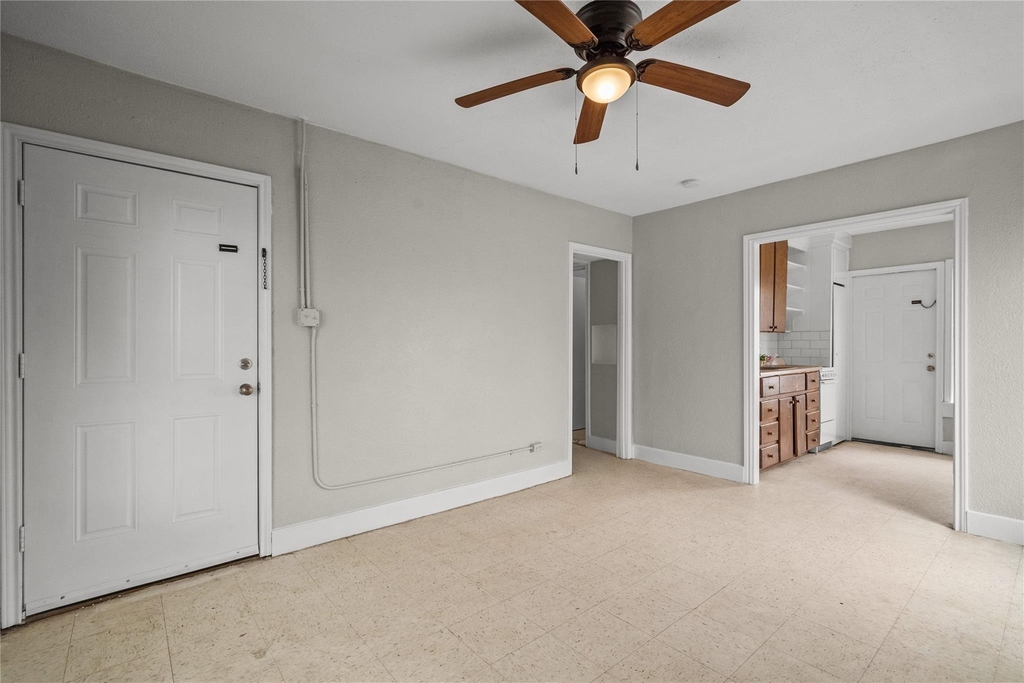 826 3rd Avenue N - Photo 2