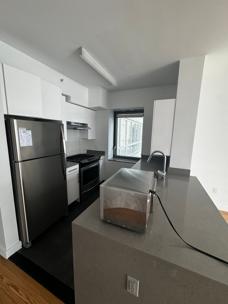 West 57th Street - Photo 5