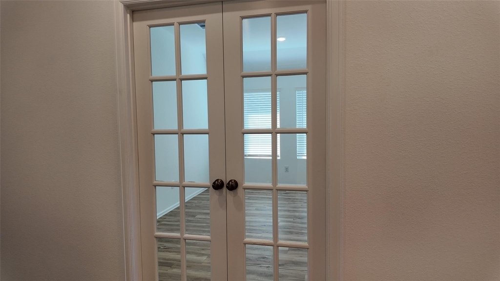 7518 Angels Landing Ln - Photo 9