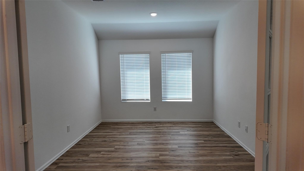 7518 Angels Landing Ln - Photo 10