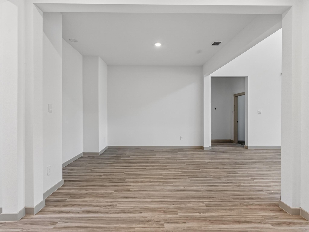 818 Kingwood Drive - Photo 8