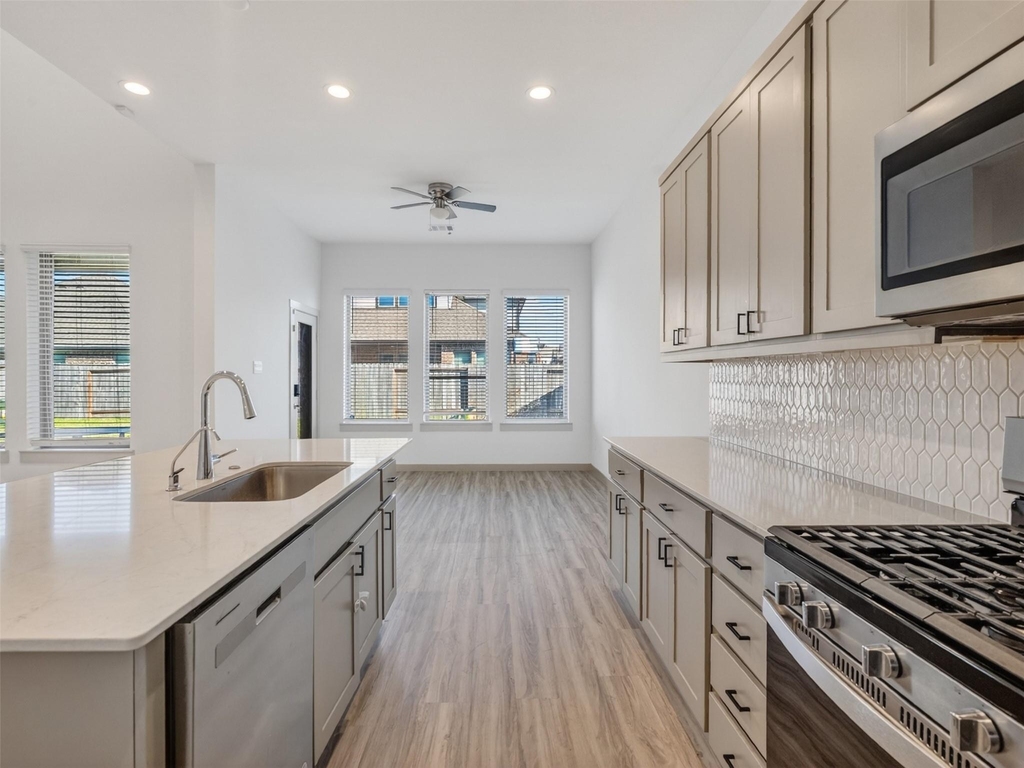 818 Kingwood Drive - Photo 16