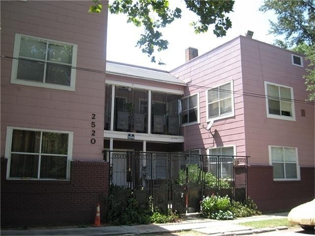 2520 Hopkins - Photo 0