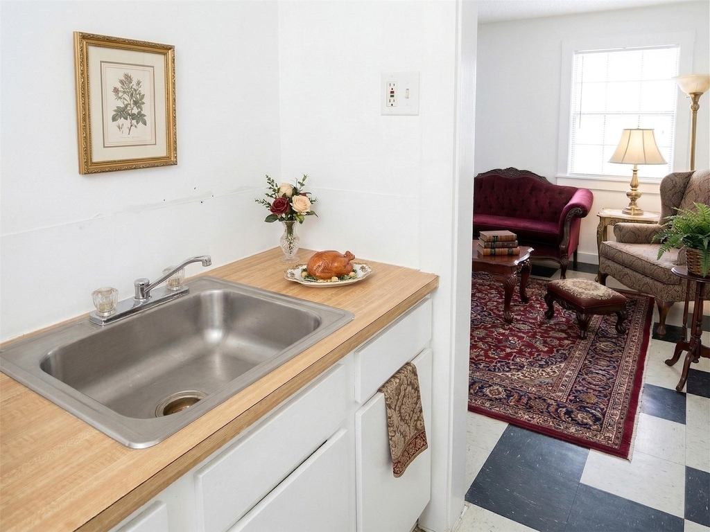 2520 Hopkins - Photo 4