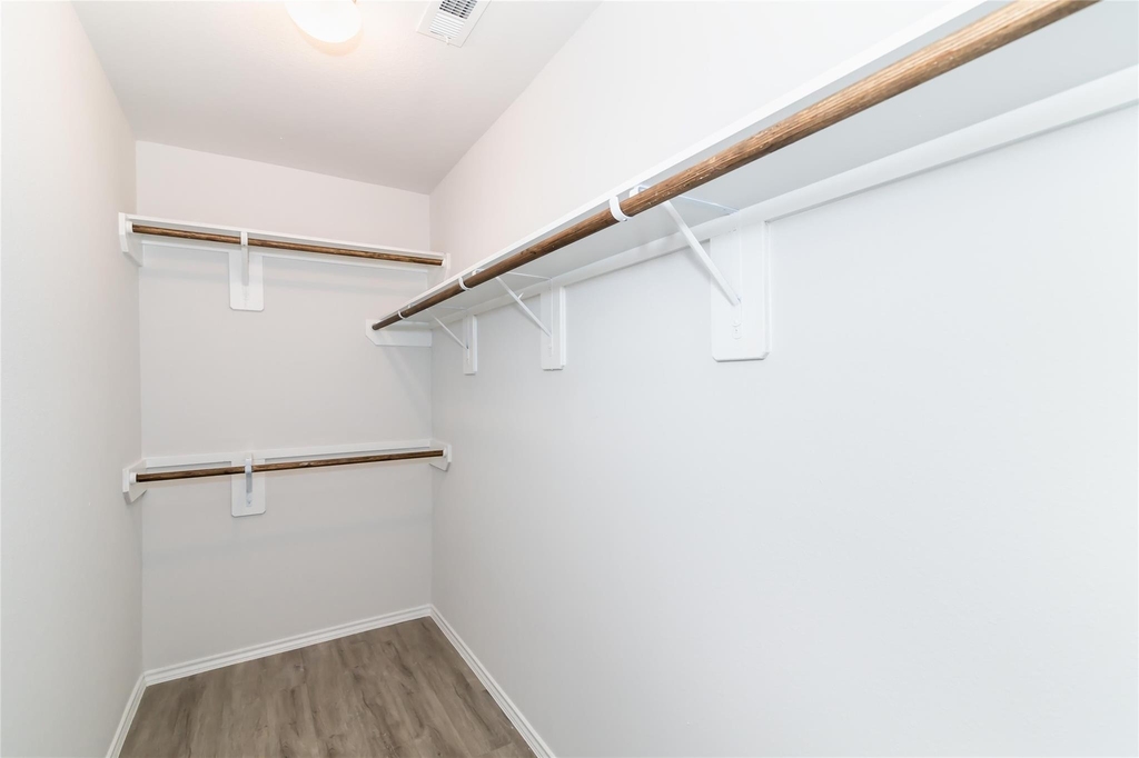 8526 Middleton Oaks Circle - Photo 10