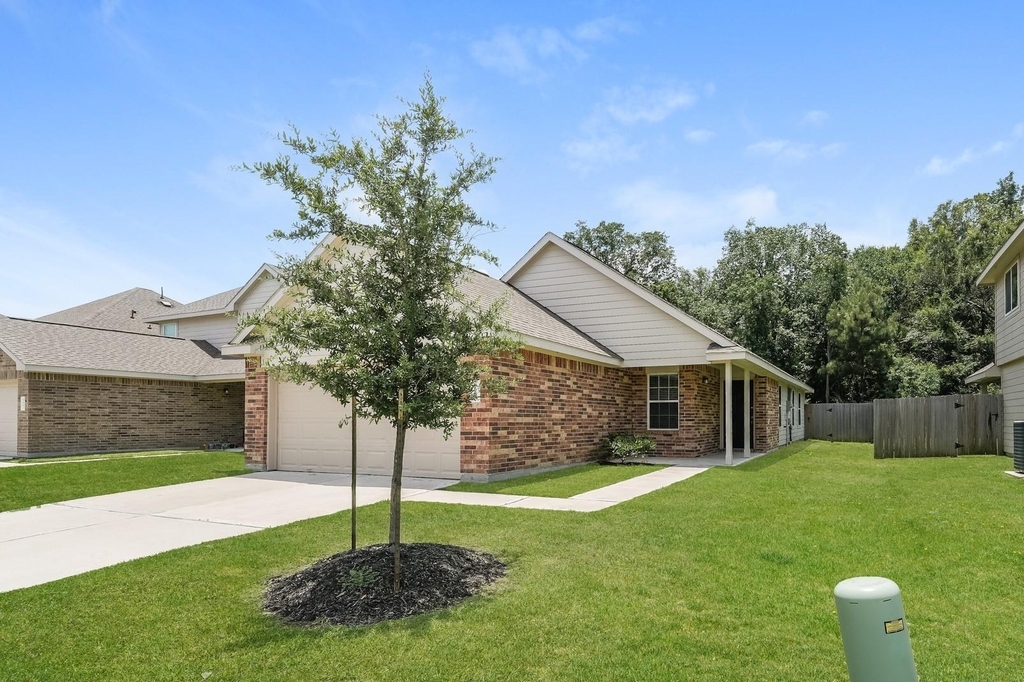 8526 Middleton Oaks Circle - Photo 2