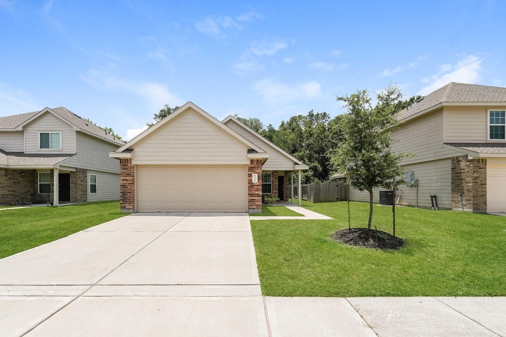 8526 Middleton Oaks Circle - Photo 1