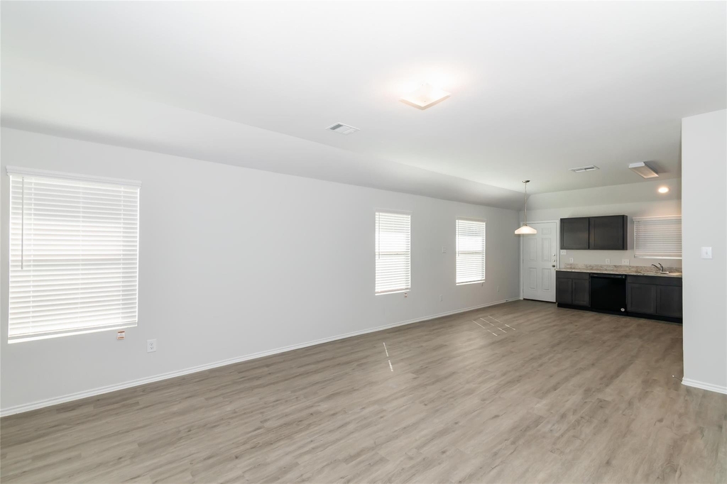8526 Middleton Oaks Circle - Photo 7