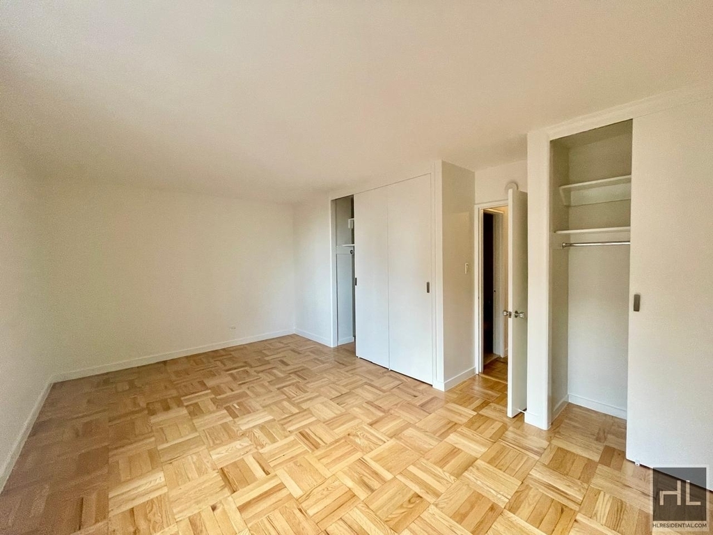 East 79th Street - Photo 5
