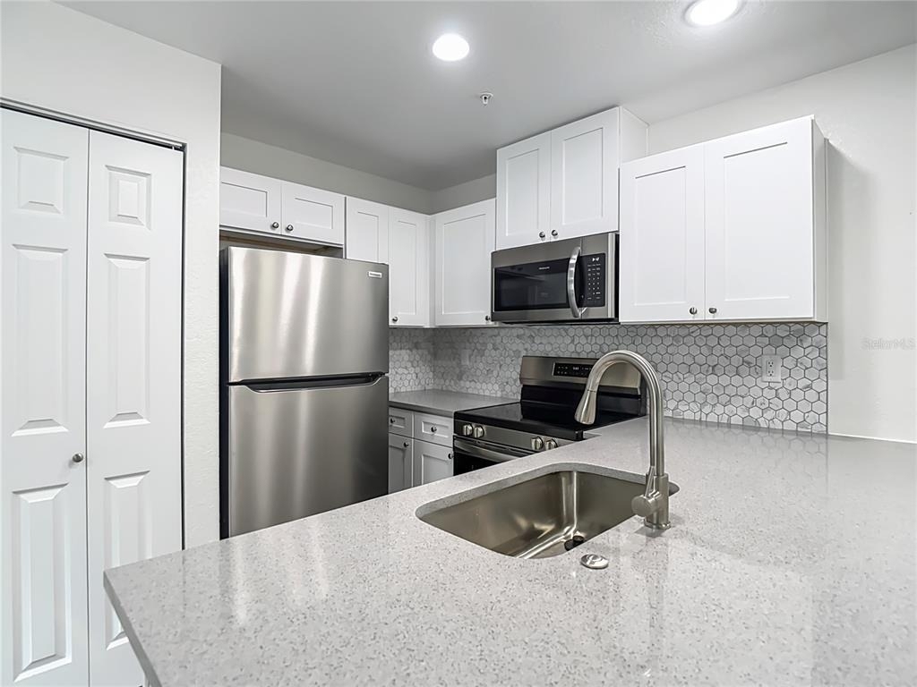 326 S Grosse Avenue - Photo 6