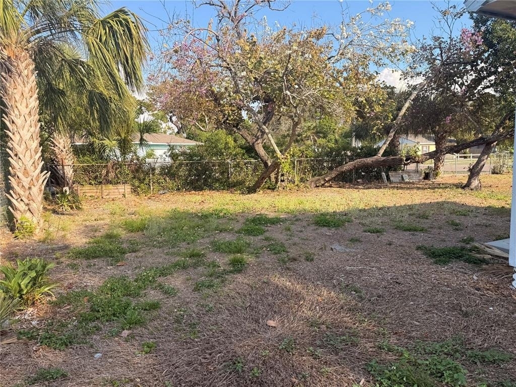 1327 43rd Street S - Photo 5