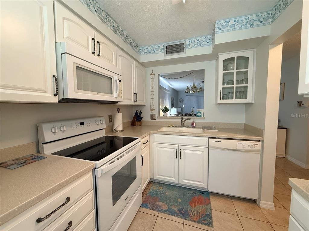 3668 Trophy Boulevard - Photo 10