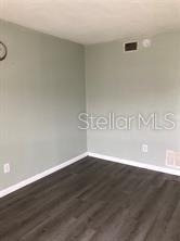 915 W Oak Ridge Road - Photo 6