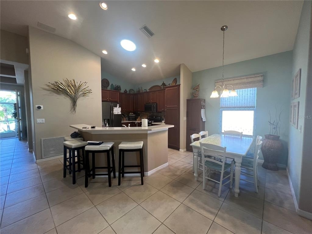 1717 Sunderland Drive - Photo 5