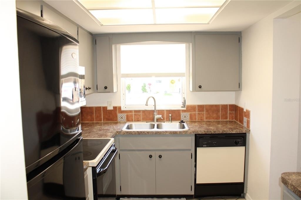5062 Live Oak Circle - Photo 1