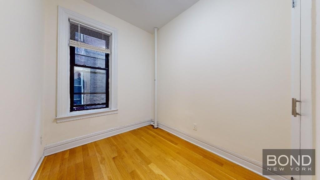 326 East 58th Street - Photo 3