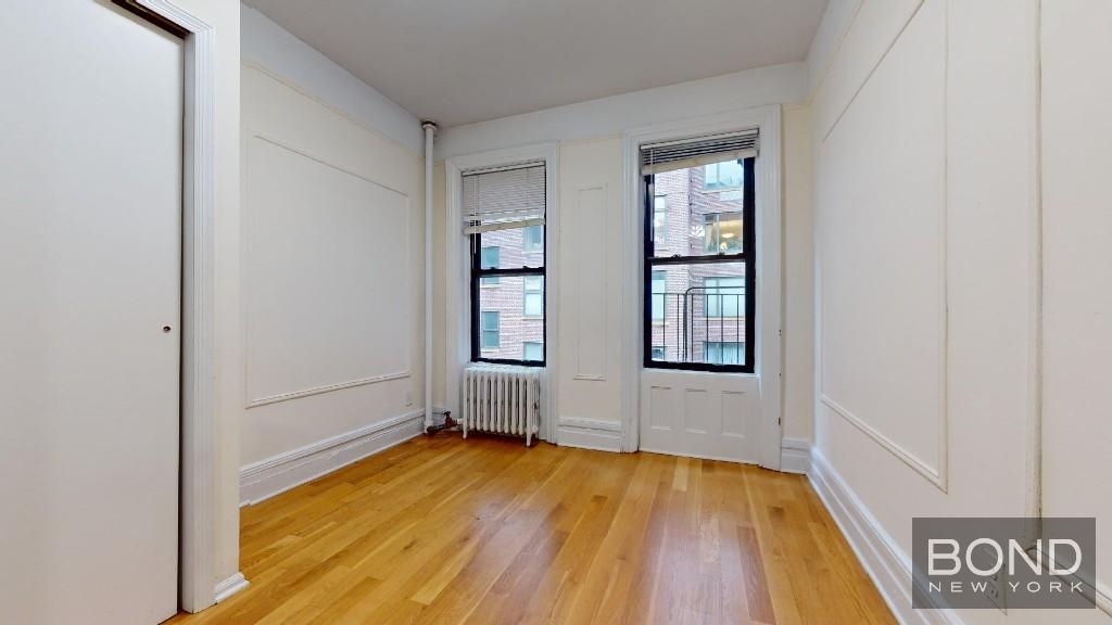 326 East 58th Street - Photo 2