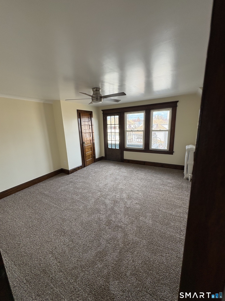 689 Maplewood Avenue - Photo 4