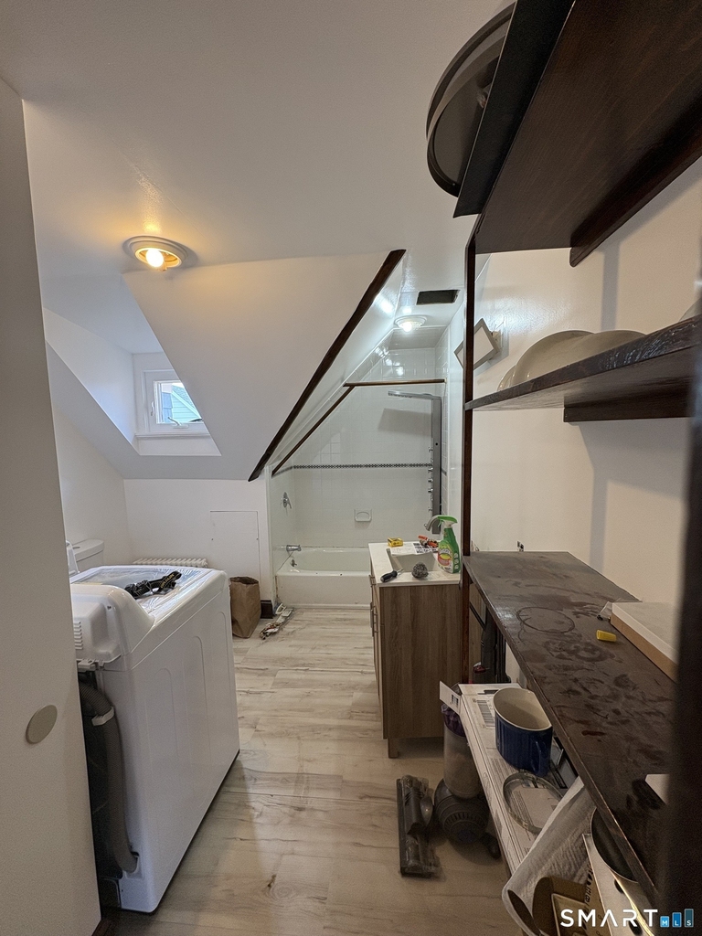 689 Maplewood Avenue - Photo 1