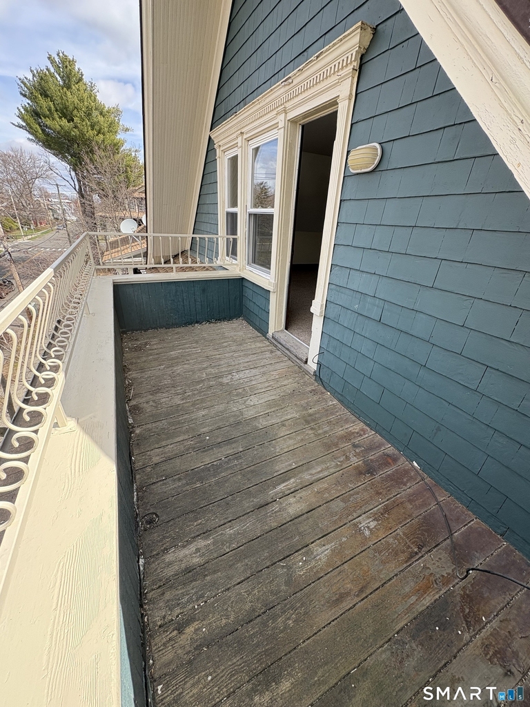 689 Maplewood Avenue - Photo 7