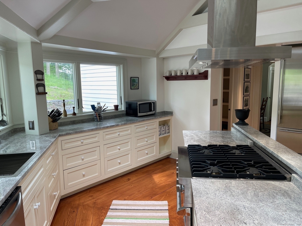 150 Ferry Road - Photo 2
