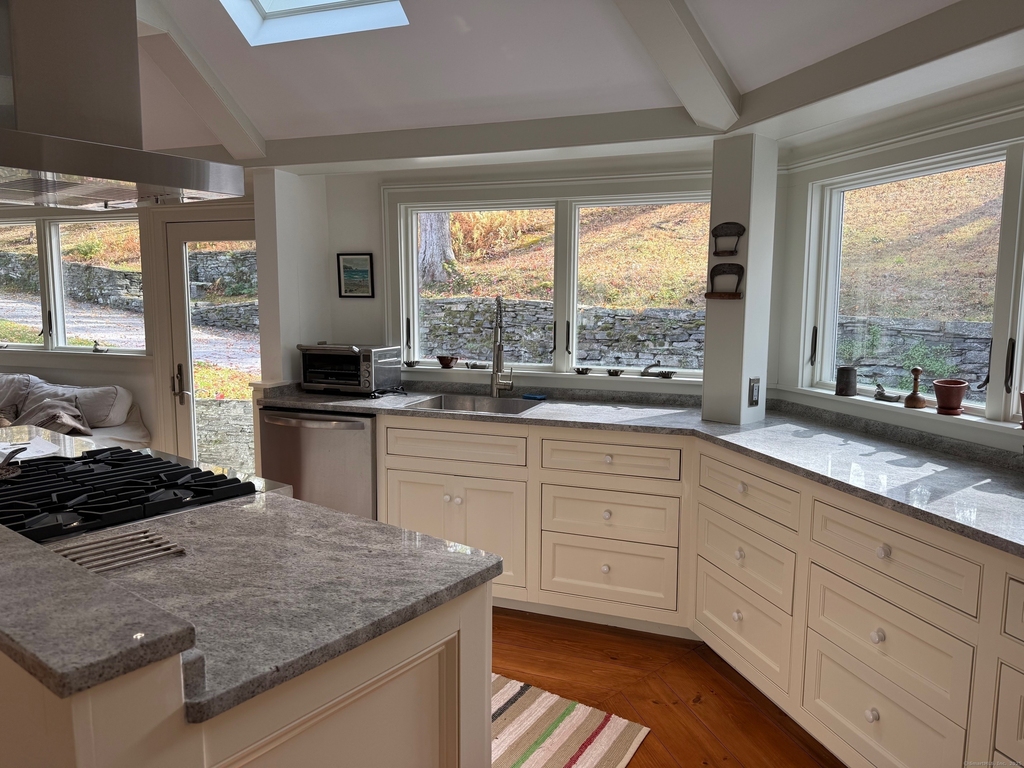 150 Ferry Road - Photo 4