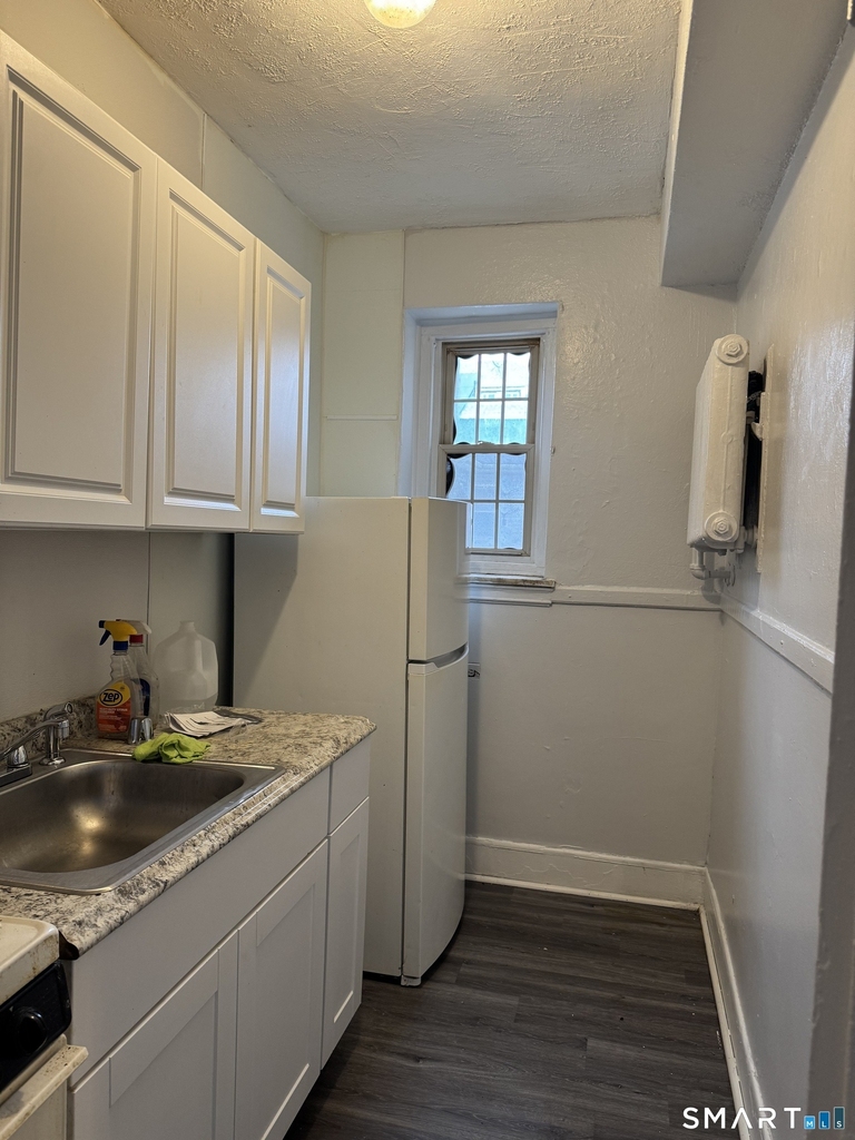144 Grove Street - Photo 4