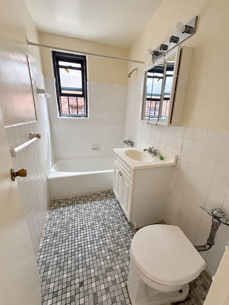 1902 Beverley Road - Photo 6