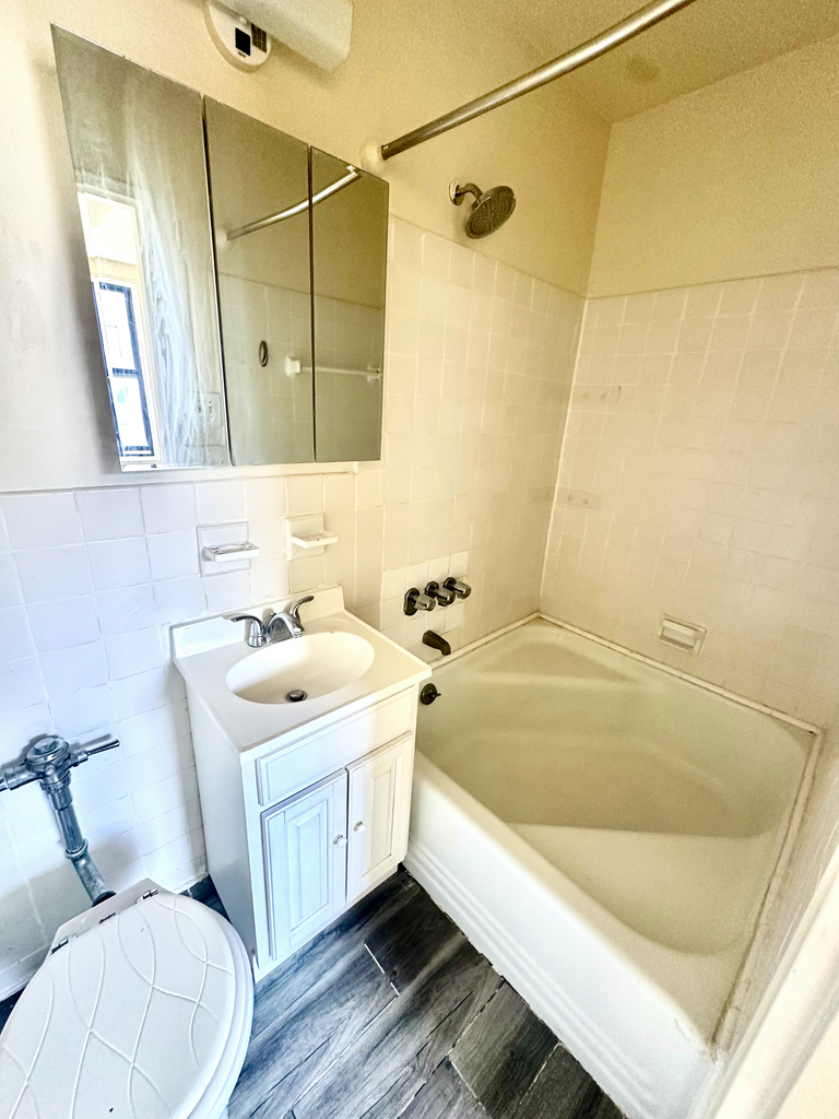 1902 Beverley Road - Photo 3