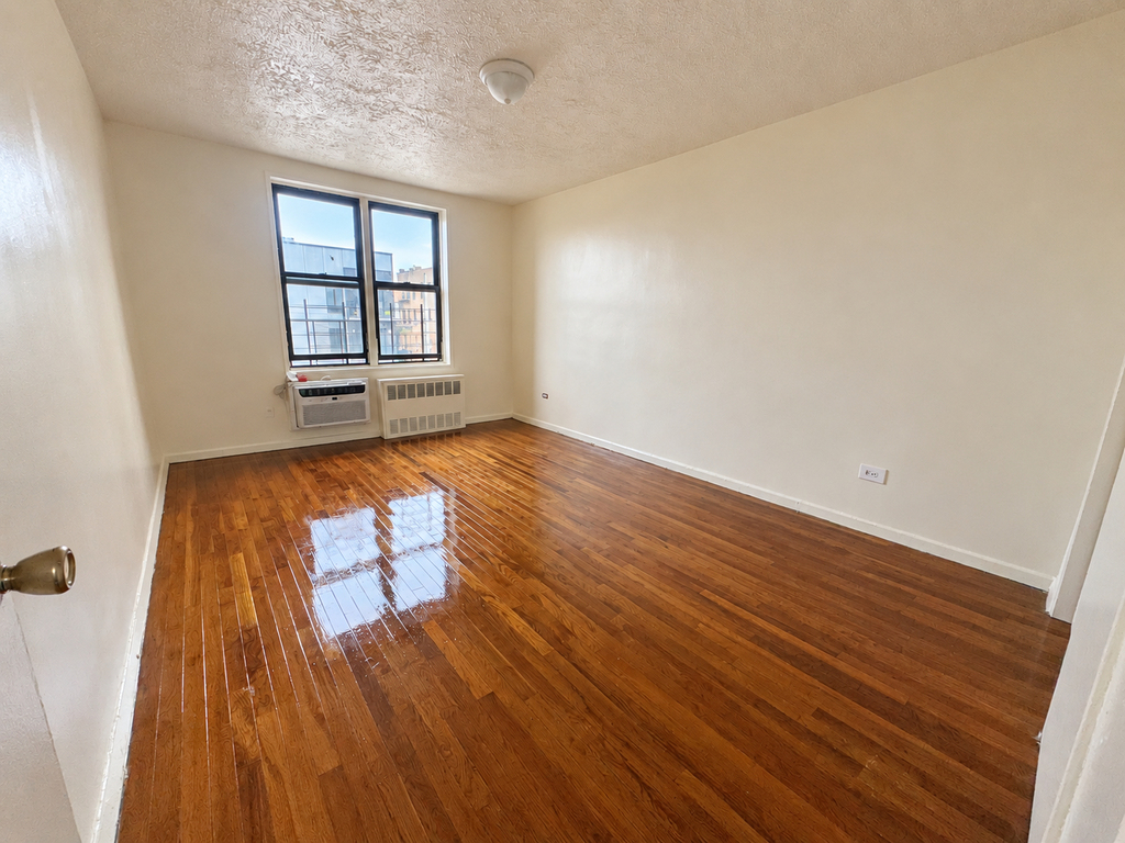 1902 Beverley Road - Photo 5