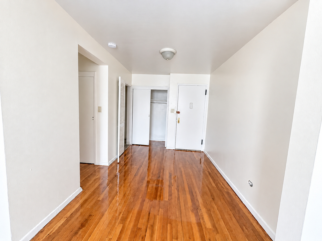 1902 Beverley Road - Photo 5