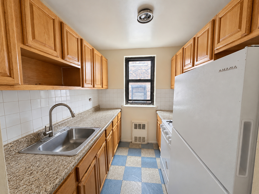1902 Beverley Road - Photo 2