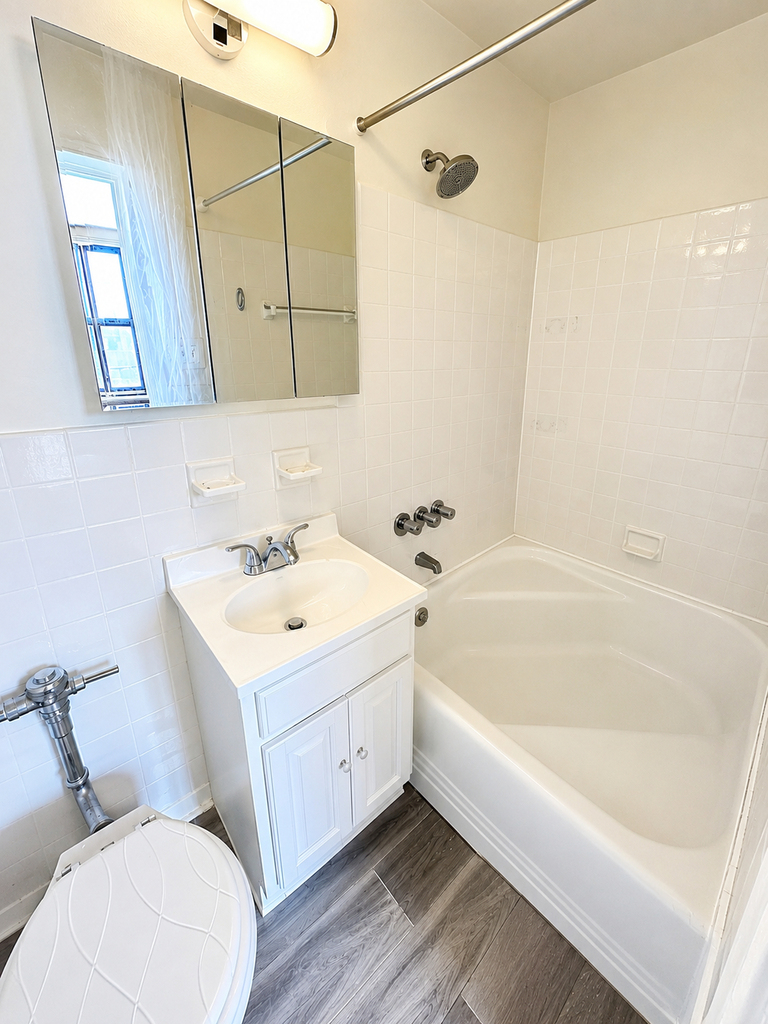 1902 Beverley Road - Photo 3