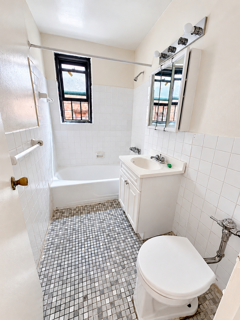 1902 Beverley Road - Photo 8