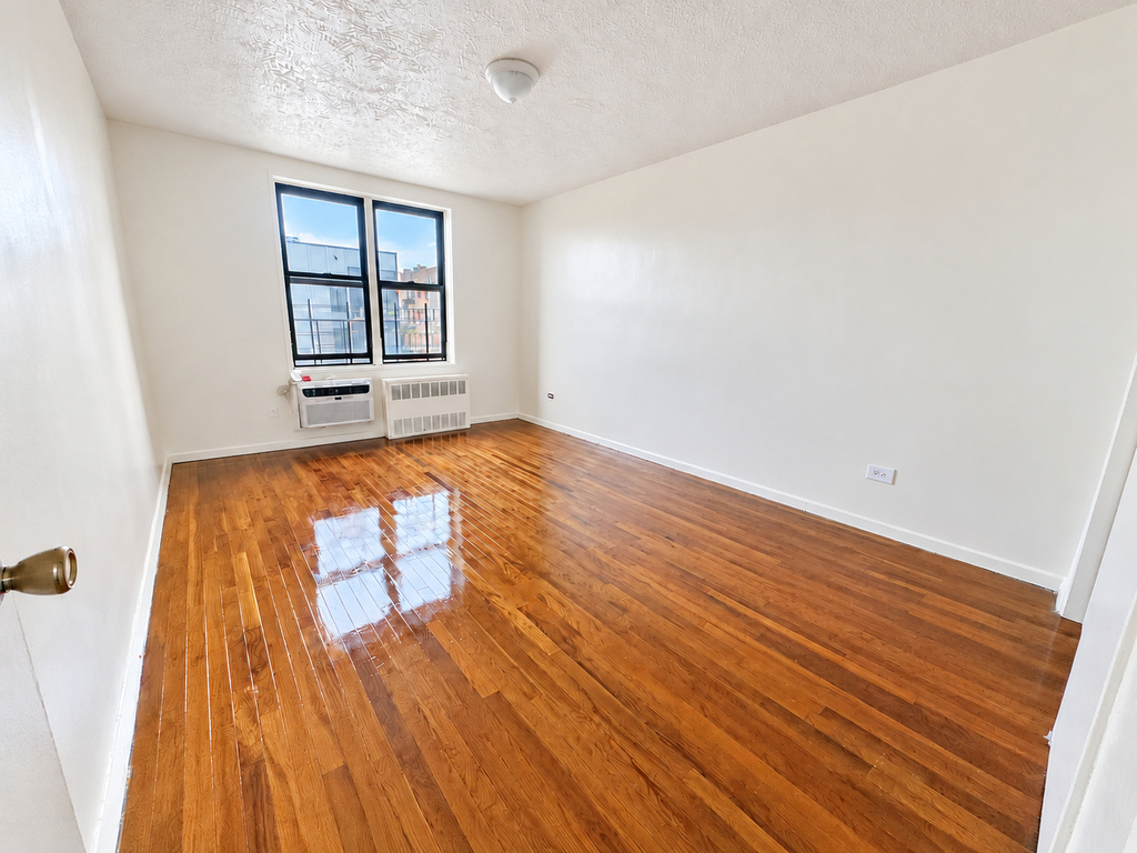 1902 Beverley Road - Photo 3