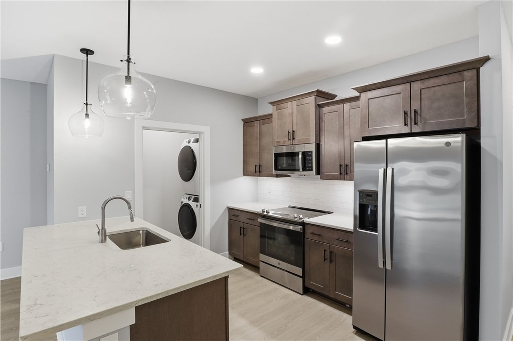 1195 Marina Parkway - Photo 7
