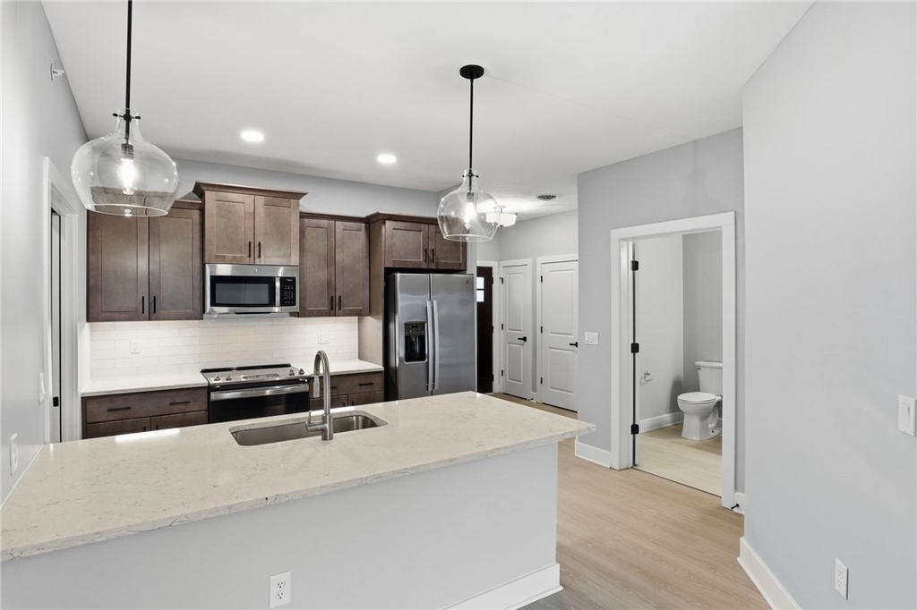 1195 Marina Parkway - Photo 8