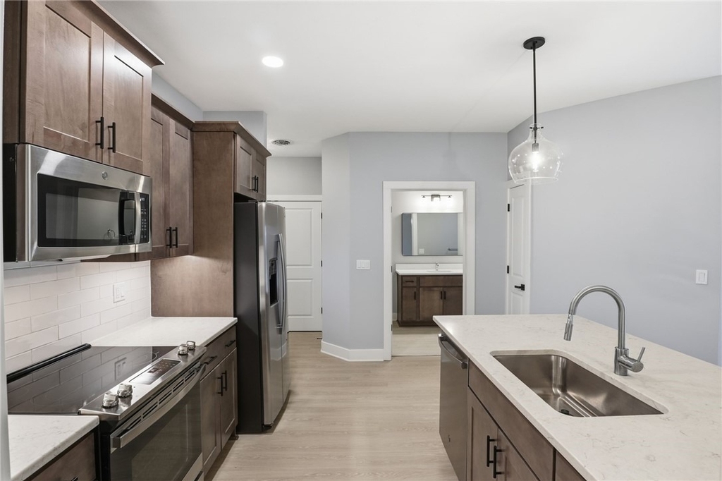 1195 Marina Parkway - Photo 9